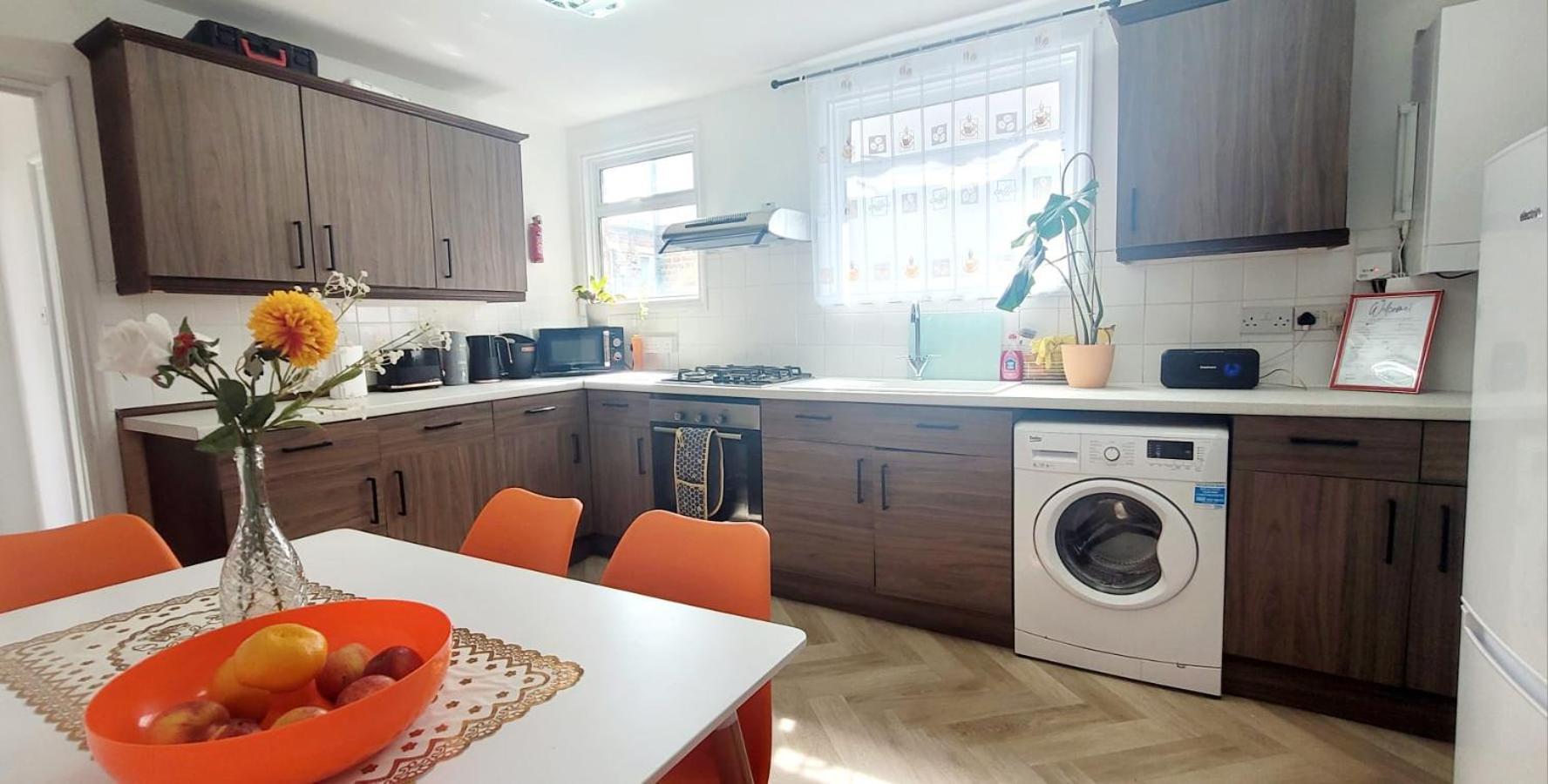 Stylish And Bright Flat In London N8 Turnpike Lane - Piccadilly Line Apartment ภายนอก รูปภาพ