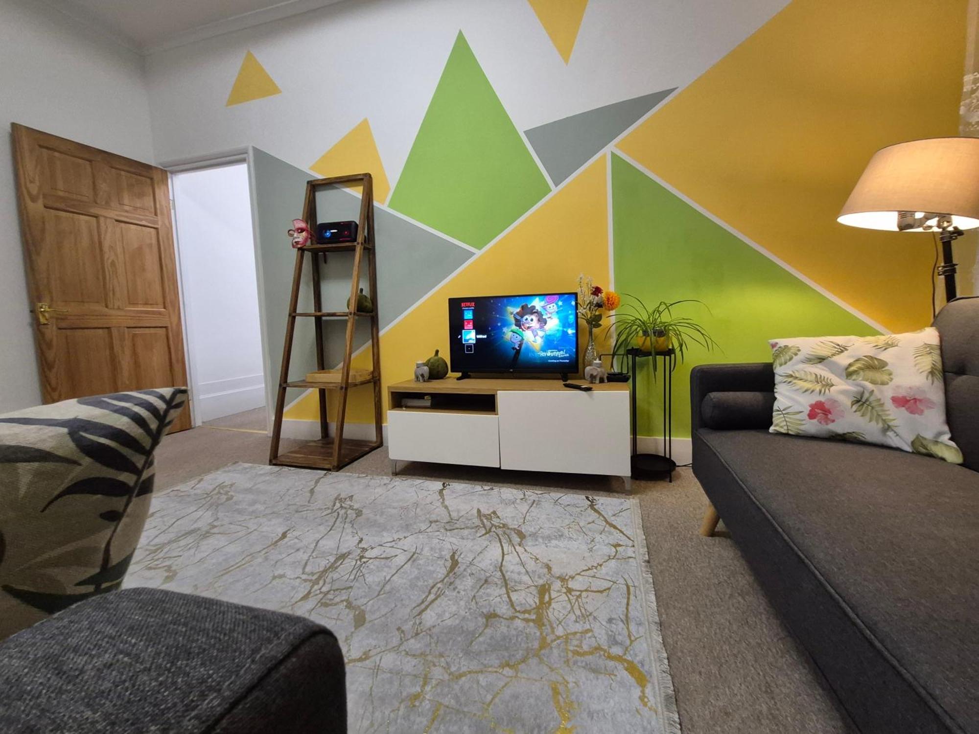 Stylish And Bright Flat In London N8 Turnpike Lane - Piccadilly Line Apartment ภายนอก รูปภาพ